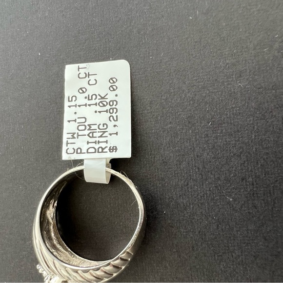 Oval light pink tourmaline with 6 round cut diamond 10k white gold ring . - Picture 2 of 8